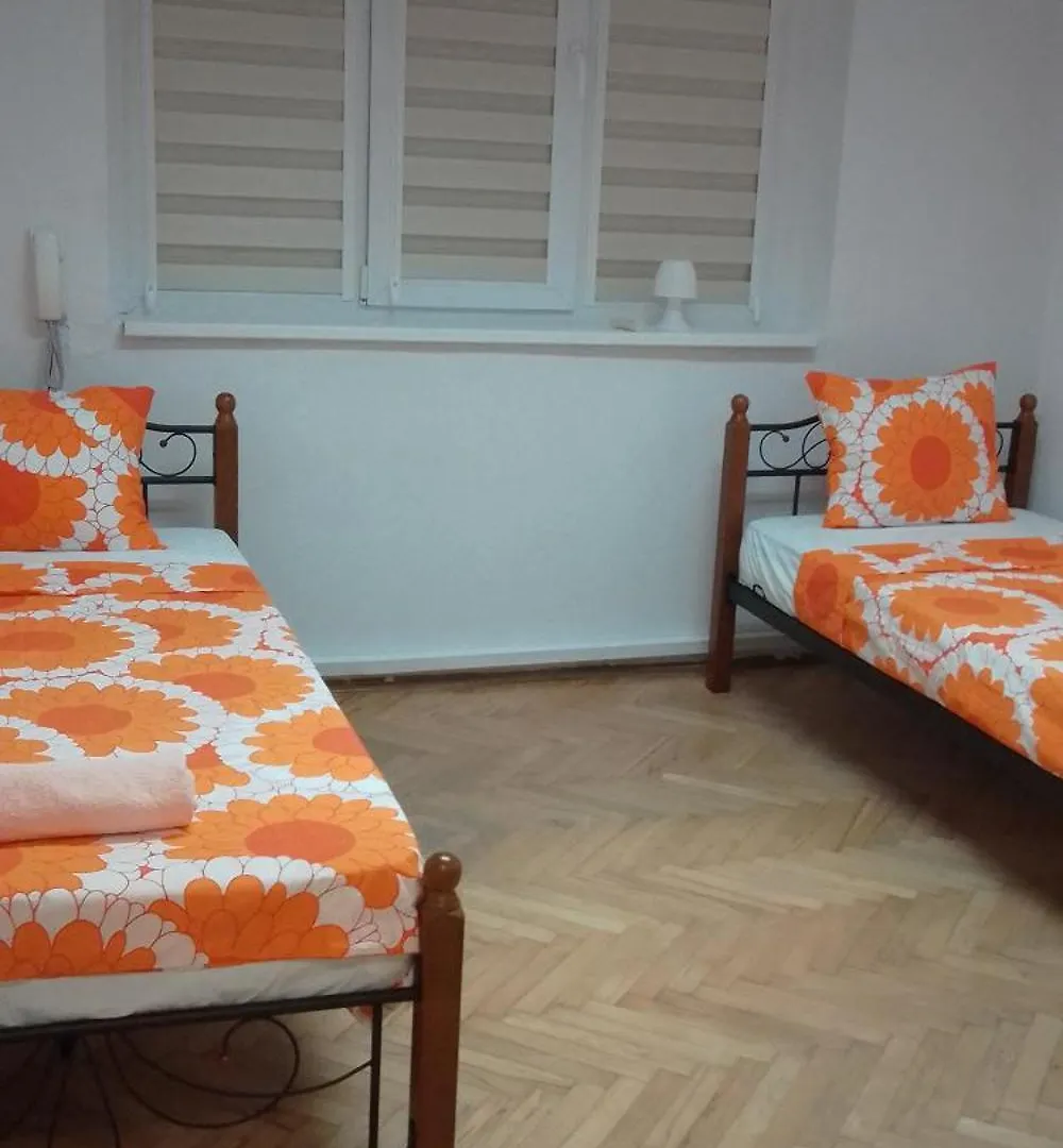 Homestay Steady Guests Rooms, Varna